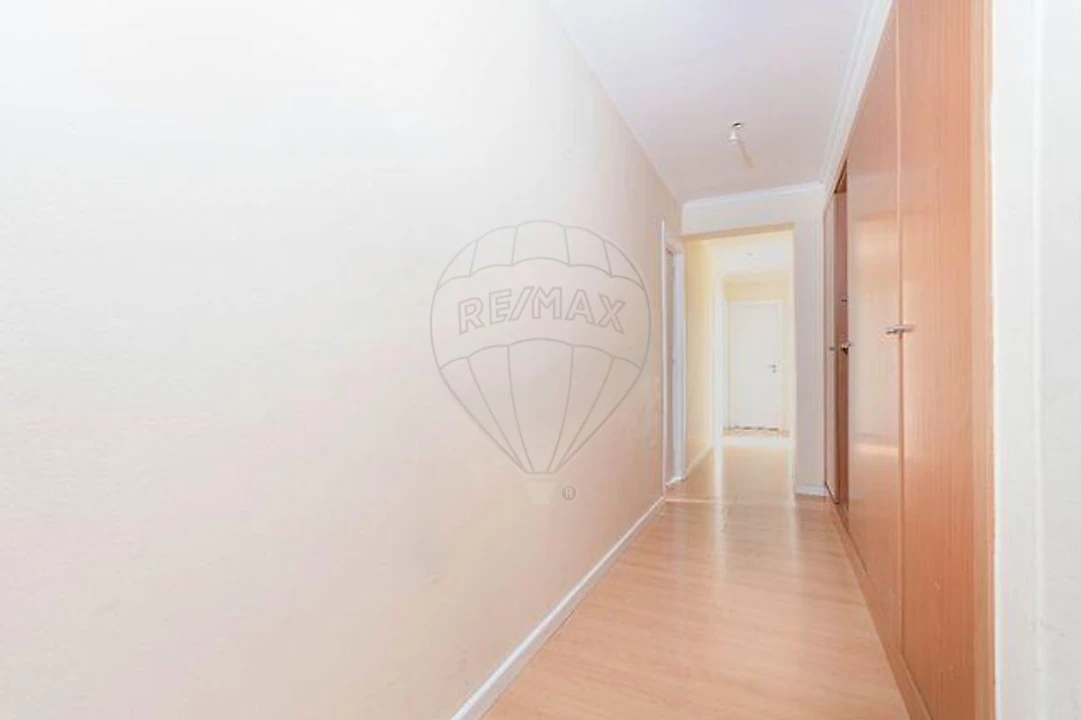 Apartamento T3 para Venda em Massamá e Monte Abraão Foto 4