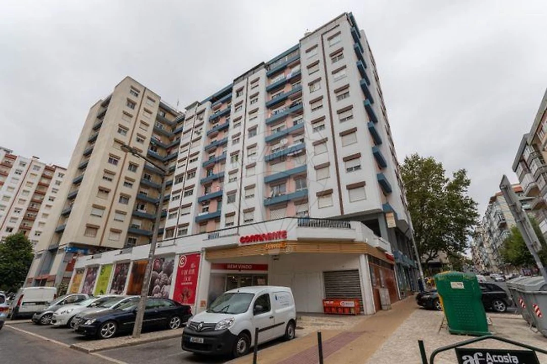 Apartamento T3 para Venda em Massamá e Monte Abraão Foto 2