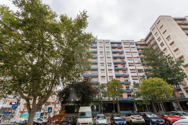 Apartamento T3 para Venda em Massamá e Monte Abraão Foto 3