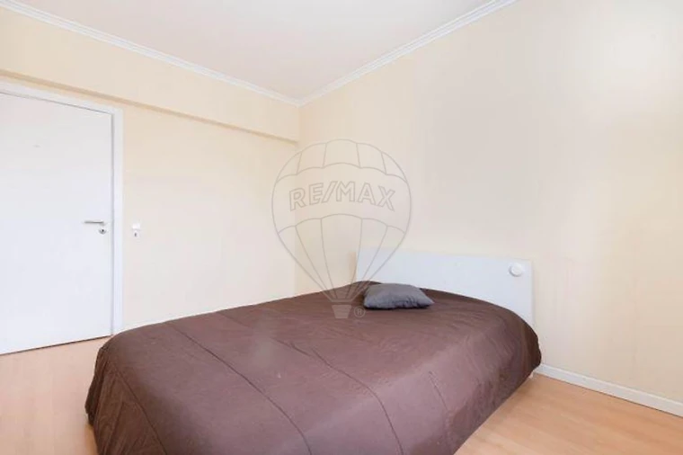 Apartamento T3 para Venda em Massamá e Monte Abraão Foto 7