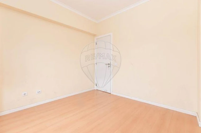 Apartamento T3 para Venda em Massamá e Monte Abraão Foto 5