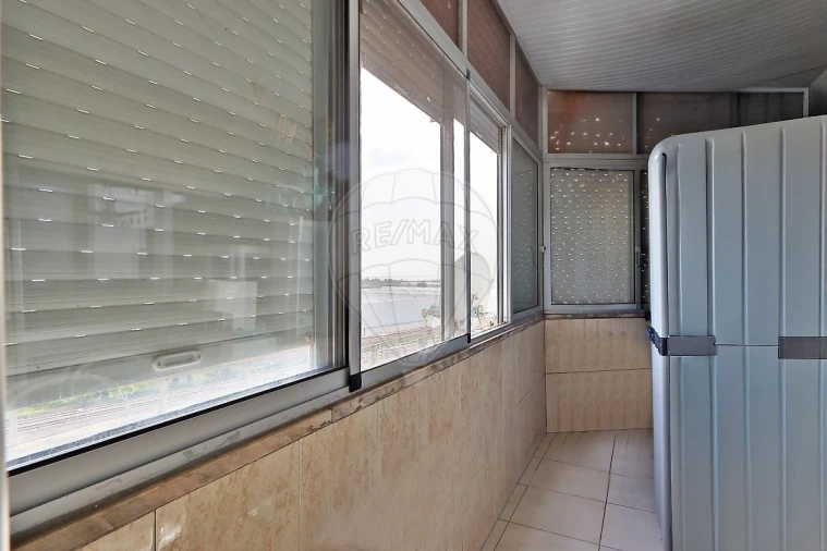 Apartamento T3 para Venda em Póvoa de Santa Iria e Forte da Casa Foto 4