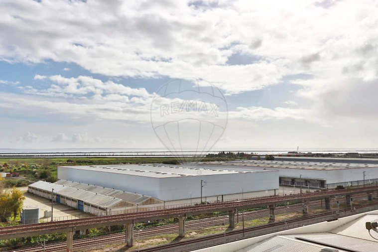 Apartamento T3 para Venda em Póvoa de Santa Iria e Forte da Casa Foto 18