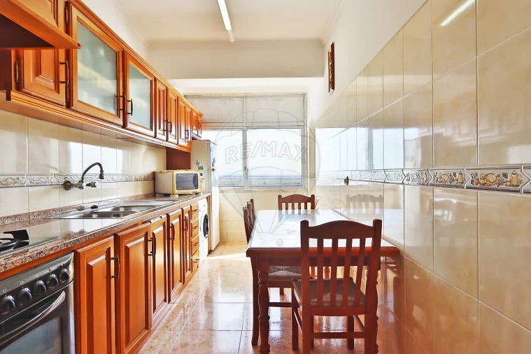 Apartamento T3 para Venda em Póvoa de Santa Iria e Forte da Casa Foto 3