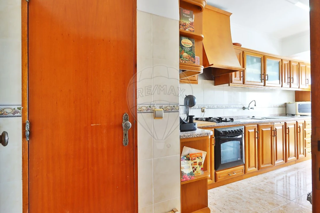 Apartamento T3 para Venda em Póvoa de Santa Iria e Forte da Casa Foto 2