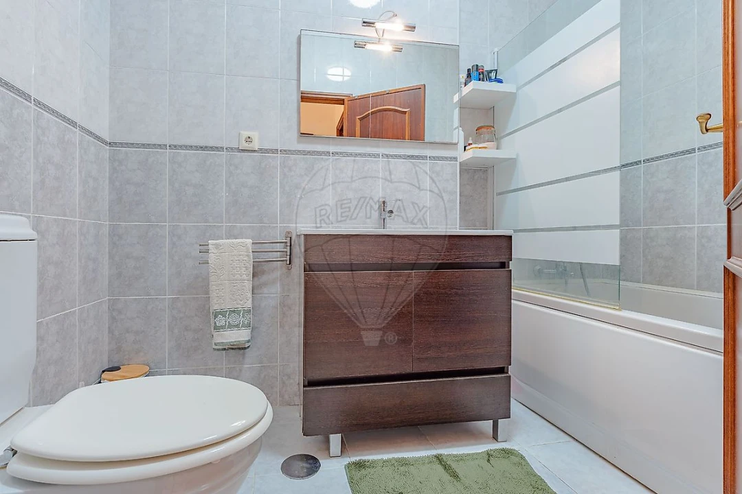 Apartamento T1 para Venda em Canelas Foto 15