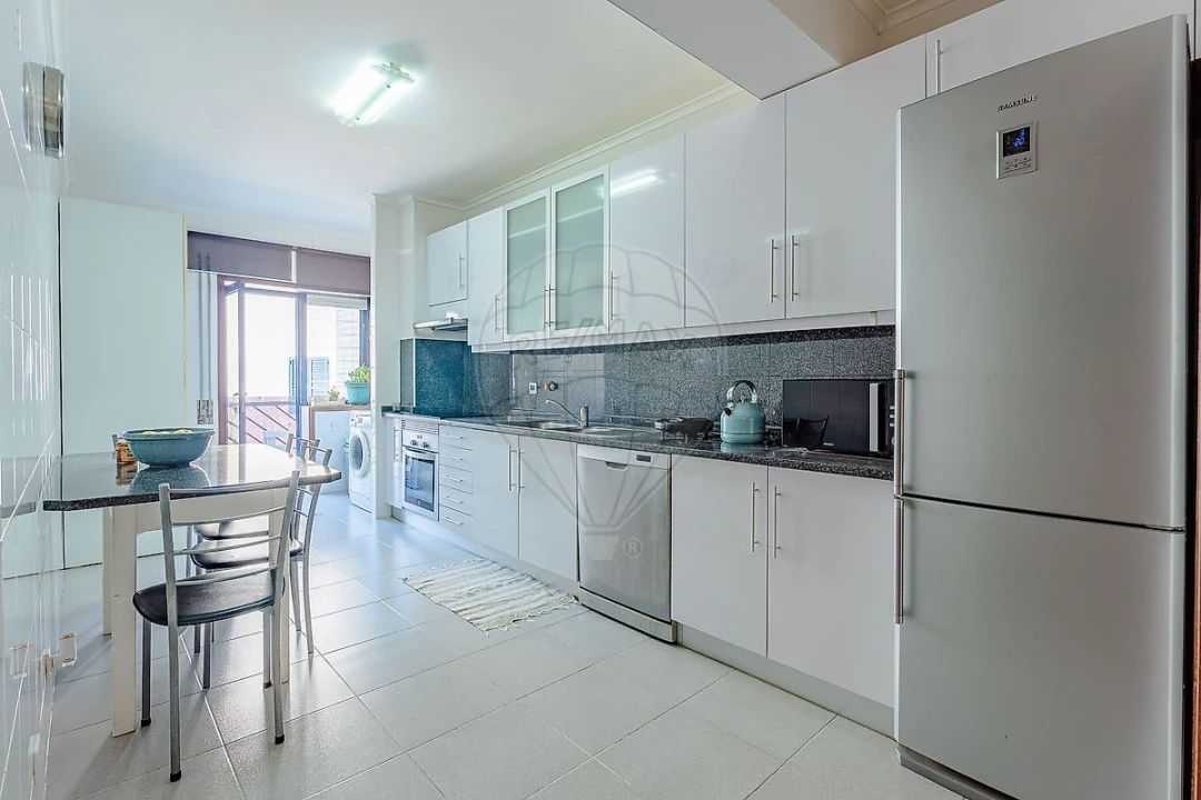 Apartamento T1 para Venda em Canelas Foto 7