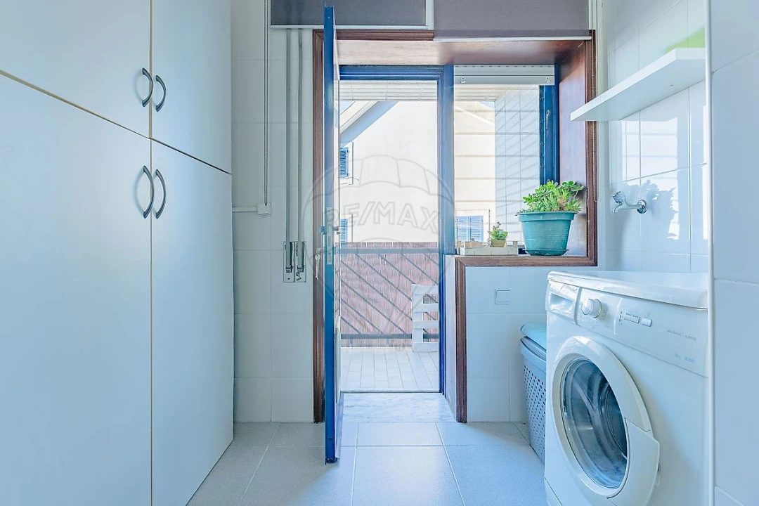 Apartamento T1 para Venda em Canelas Foto 8