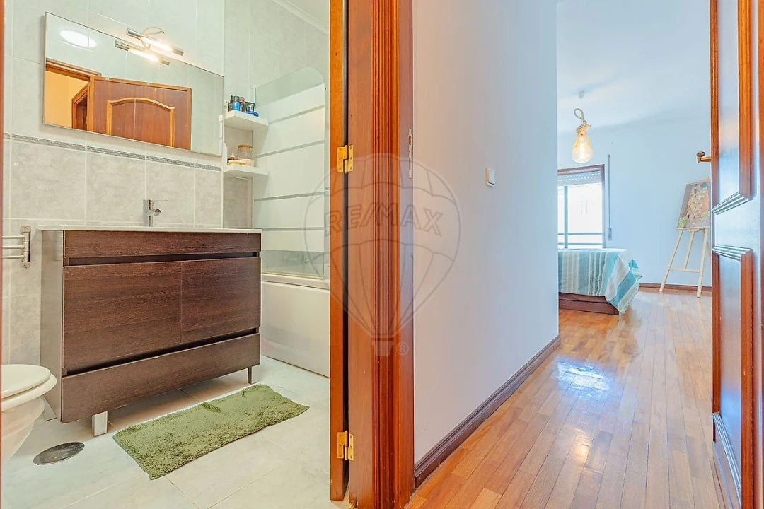 Apartamento T1 para Venda em Canelas Foto 14