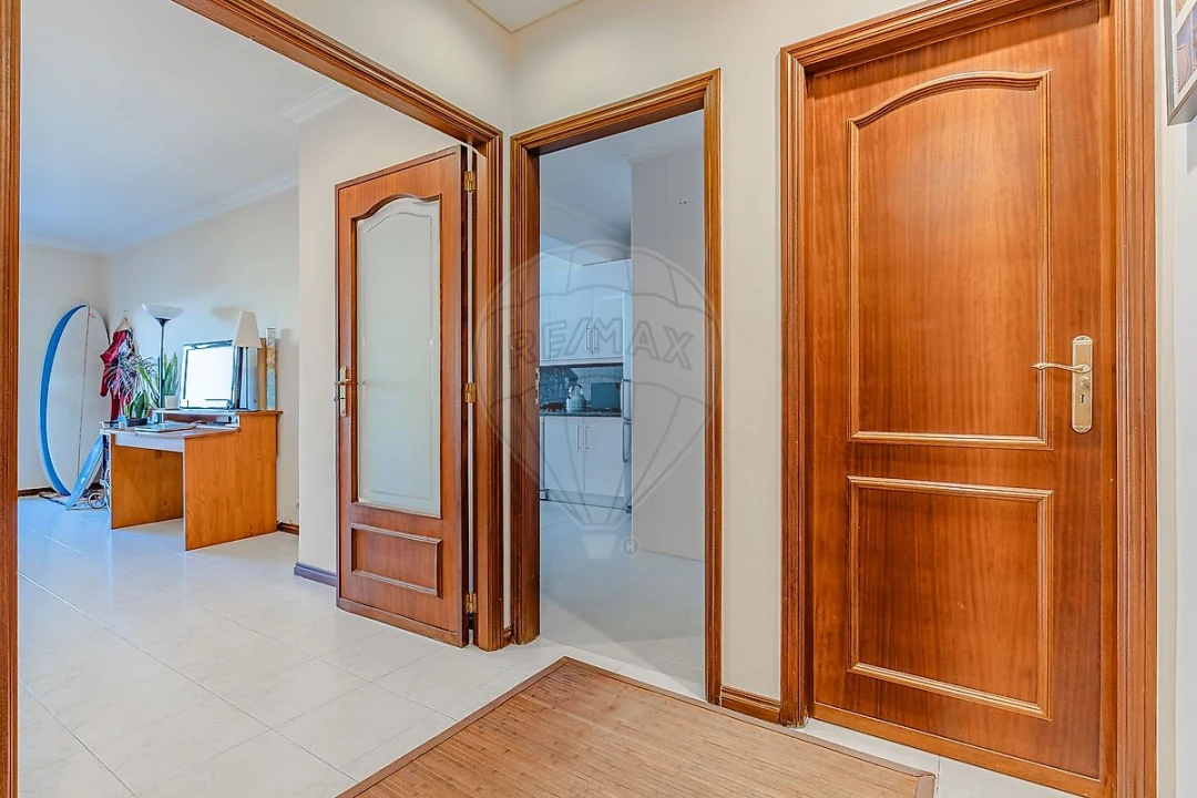 Apartamento T1 para Venda em Canelas Foto 11