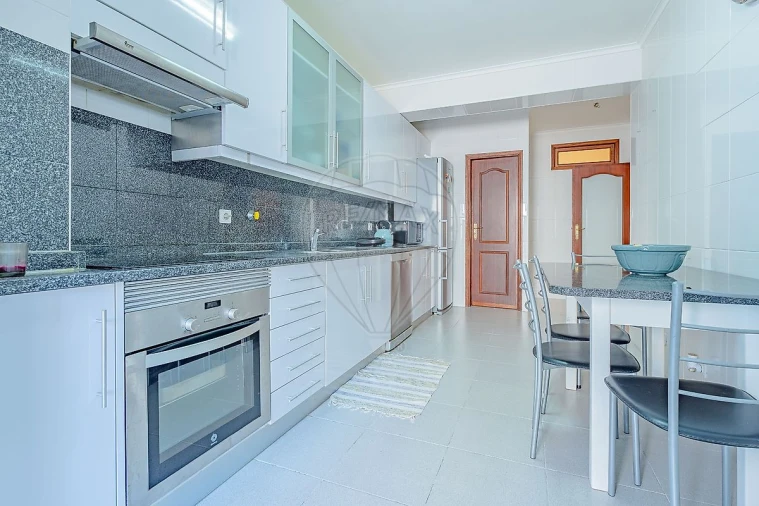 Apartamento T1 para Venda em Canelas Foto 6