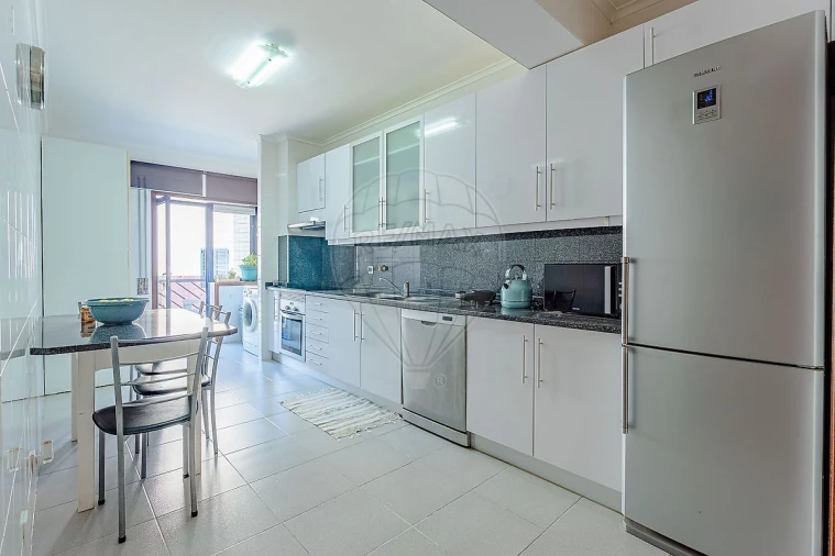 Apartamento T1 para Venda em Canelas Foto 7