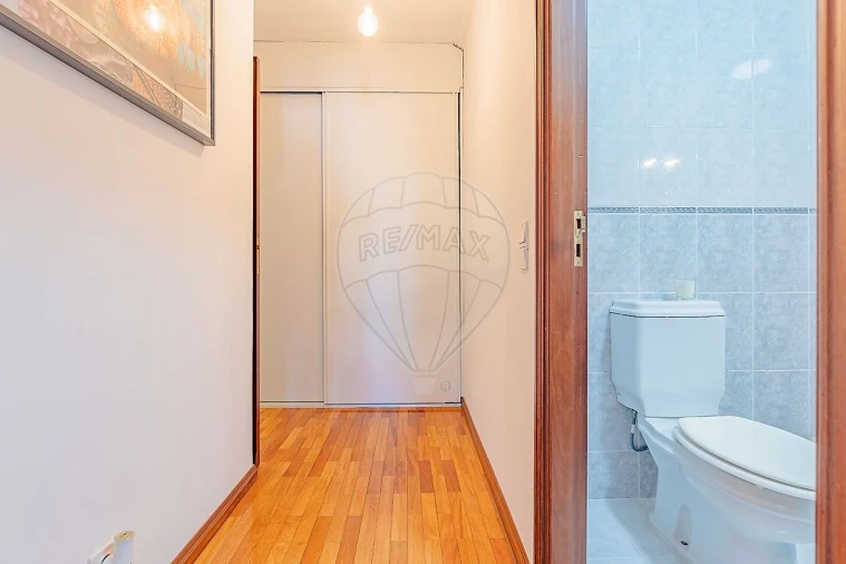 Apartamento T1 para Venda em Canelas Foto 13