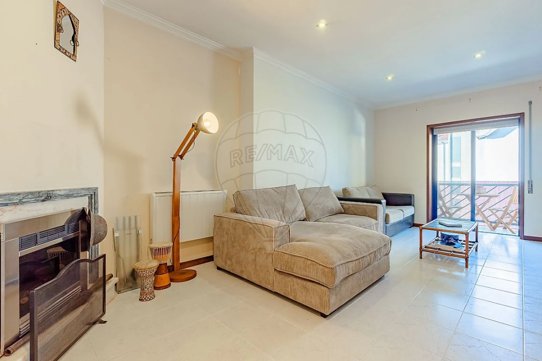 Apartamento T1 para Venda em Canelas Foto 1