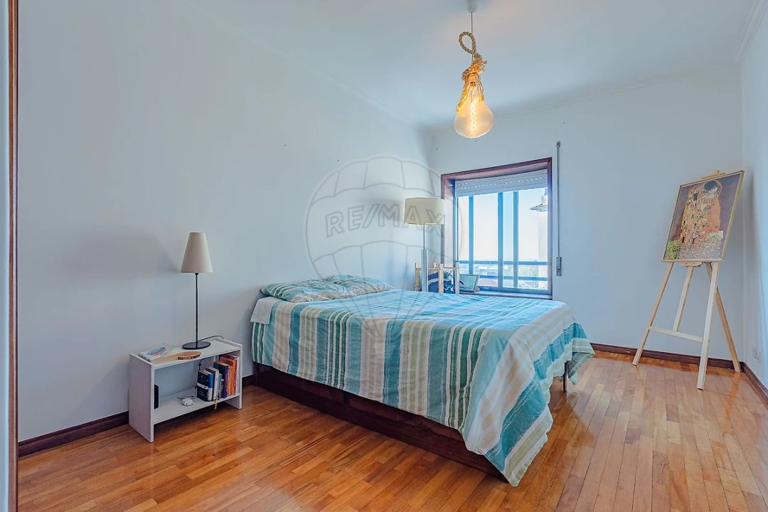 Apartamento T1 para Venda em Canelas Foto 17