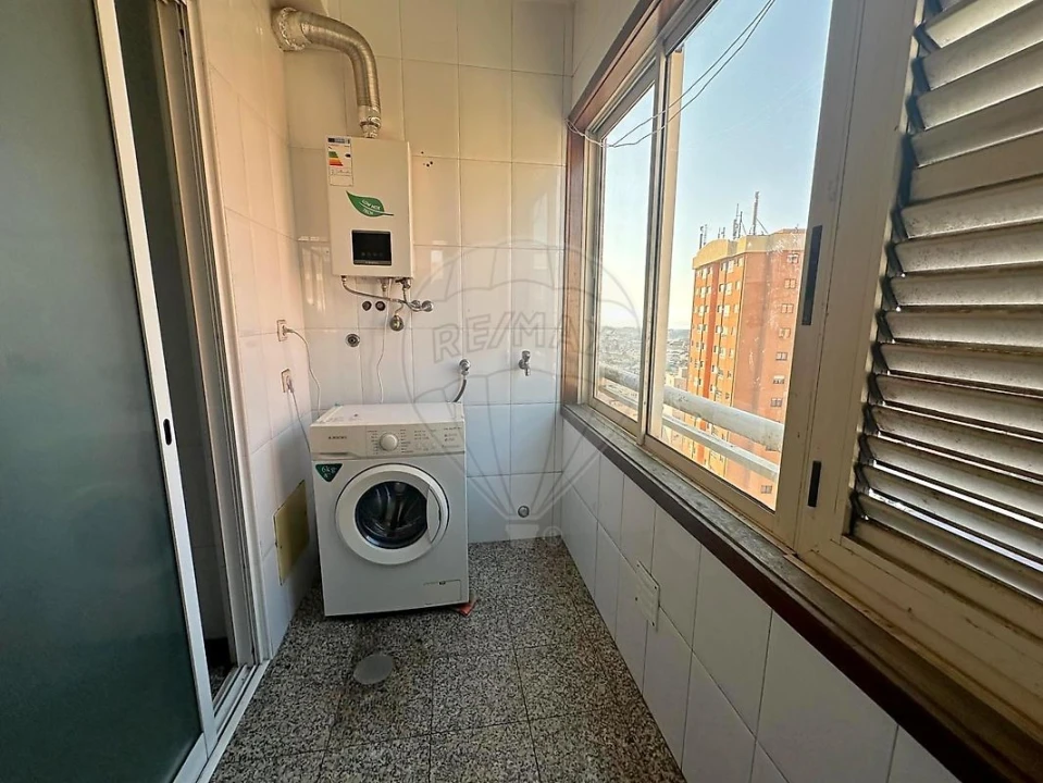 Apartamento T3 para Venda em Vilar de Andorinho Foto 6