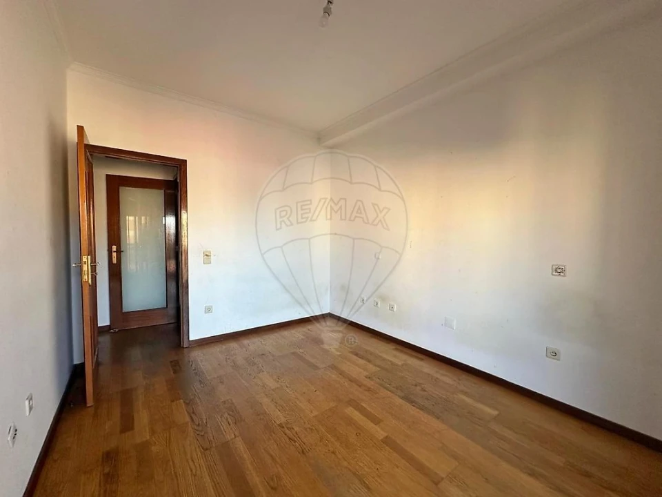 Apartamento T3 para Venda em Vilar de Andorinho Foto 18