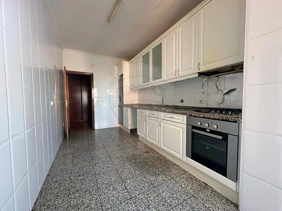 Apartamento T3 para Venda em Vilar de Andorinho Foto 5