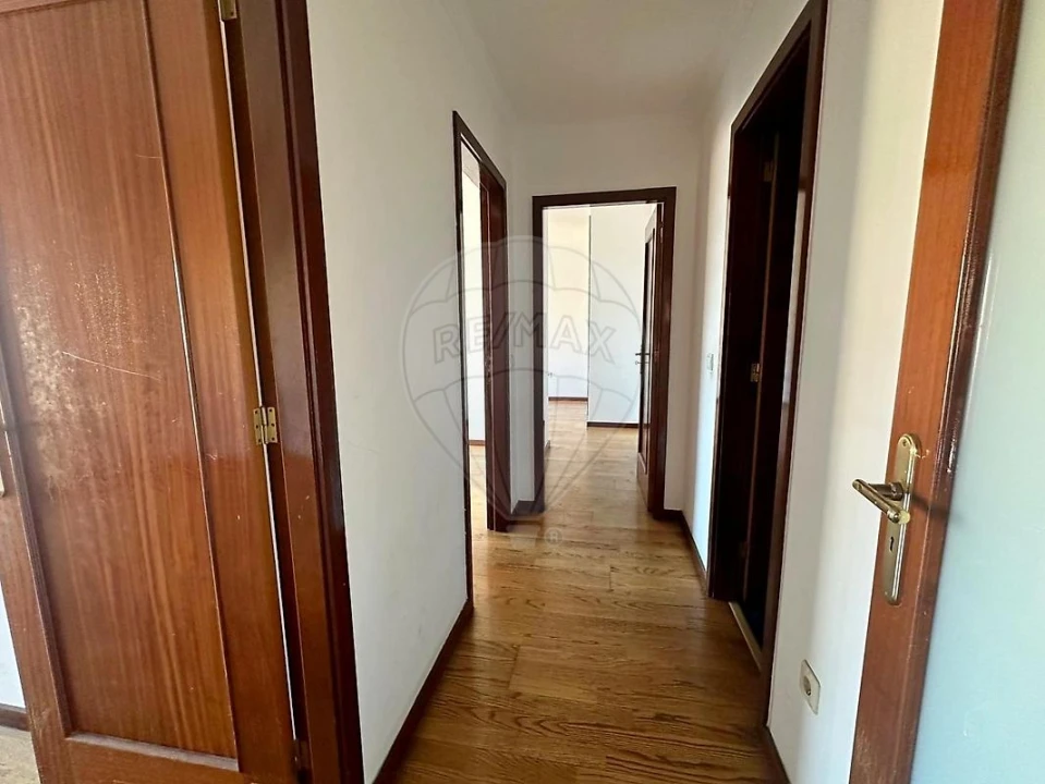 Apartamento T3 para Venda em Vilar de Andorinho Foto 28