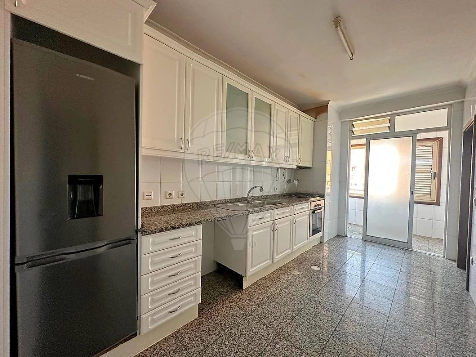 Apartamento T3 para Venda em Vilar de Andorinho Foto 8