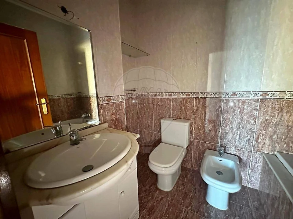 Apartamento T3 para Venda em Vilar de Andorinho Foto 24