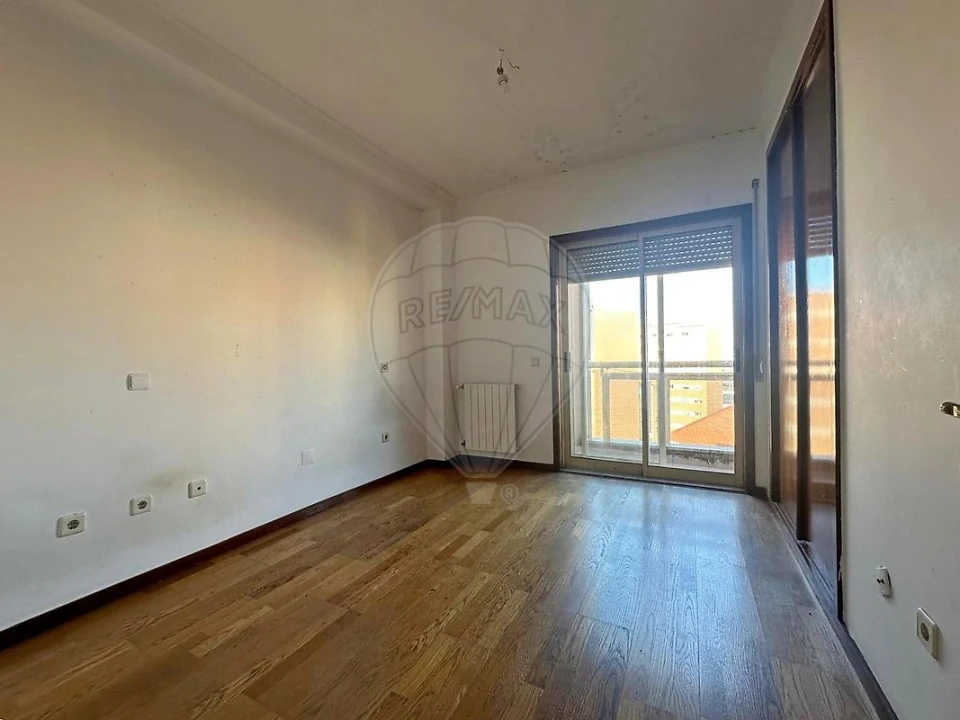 Apartamento T3 para Venda em Vilar de Andorinho Foto 17
