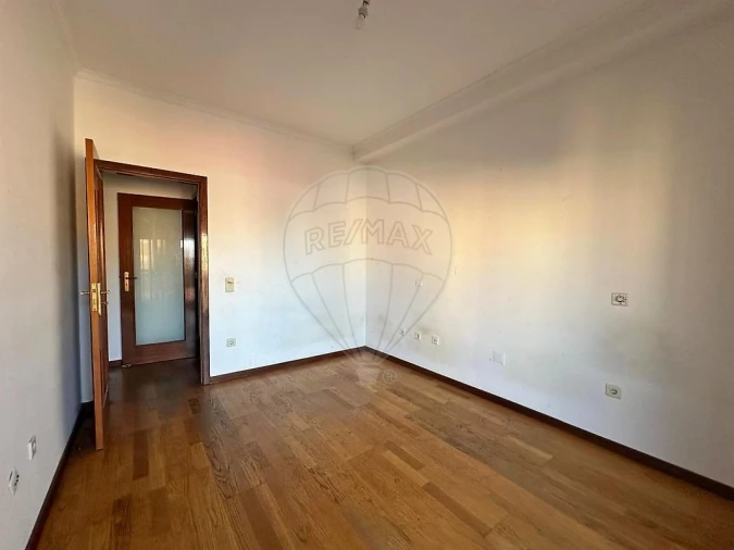 Apartamento T3 para Venda em Vilar de Andorinho Foto 18