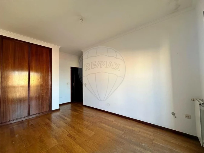 Apartamento T3 para Venda em Vilar de Andorinho Foto 22