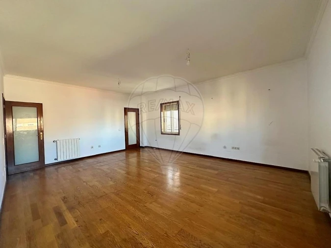 Apartamento T3 para Venda em Vilar de Andorinho Foto 13
