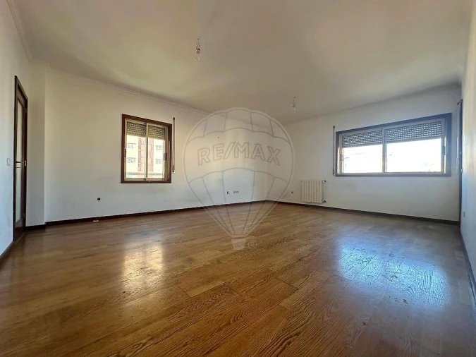 Apartamento T3 para Venda em Vilar de Andorinho Foto 14