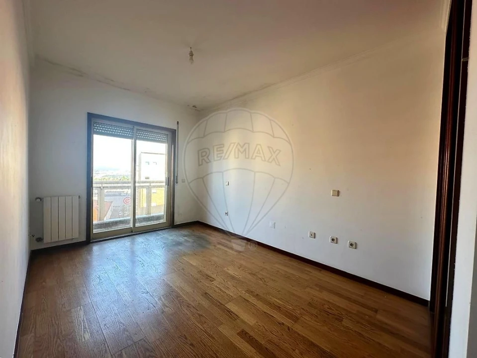 Apartamento T3 para Venda em Vilar de Andorinho Foto 23