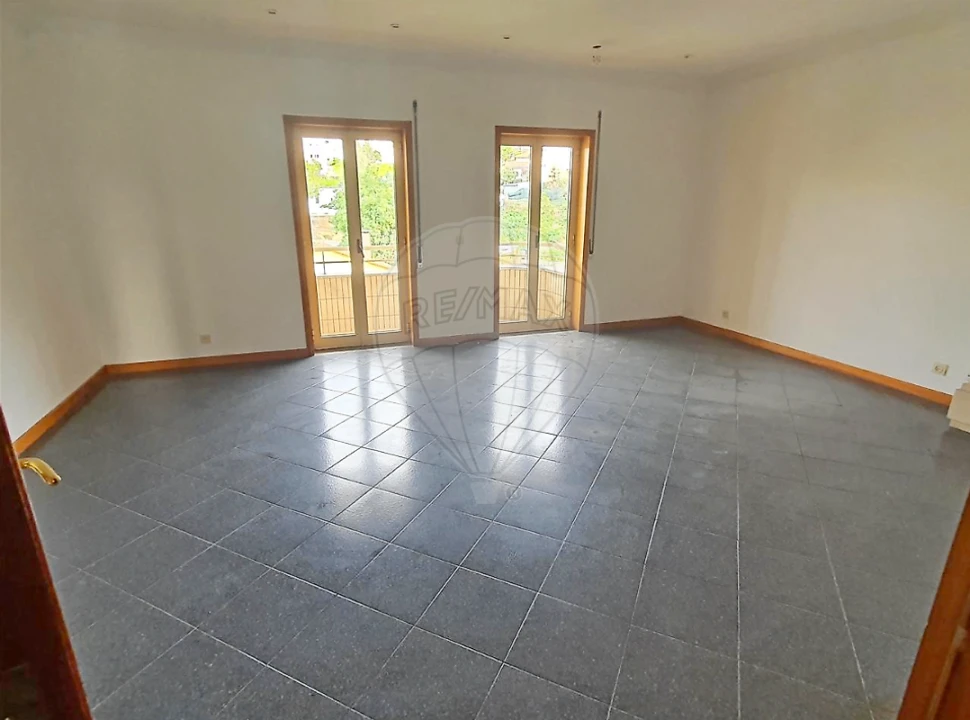 Apartamento T2 para Venda em Mafamude e Vilar do Paraíso Foto 3