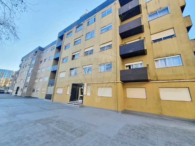 Apartamento T1 para Venda em Mafamude e Vilar do Paraíso Foto 1