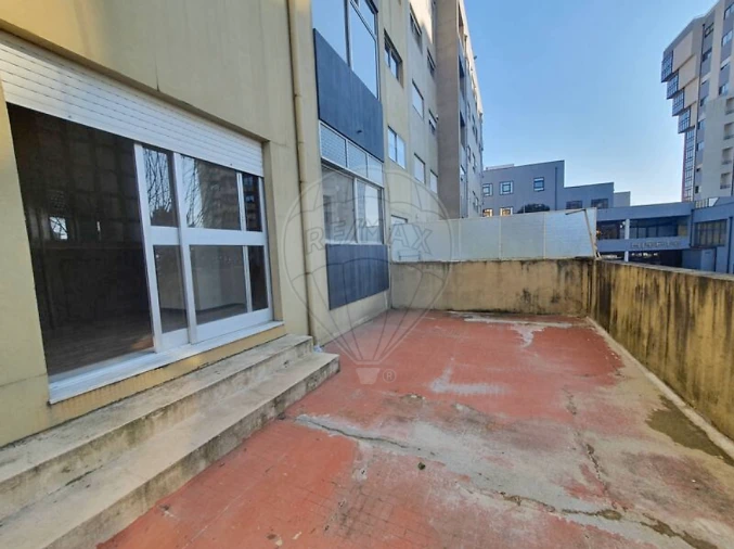 Apartamento T1 para Venda em Mafamude e Vilar do Paraíso Foto 16