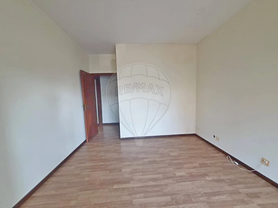 Apartamento T1 para Venda em Mafamude e Vilar do Paraíso Foto 11