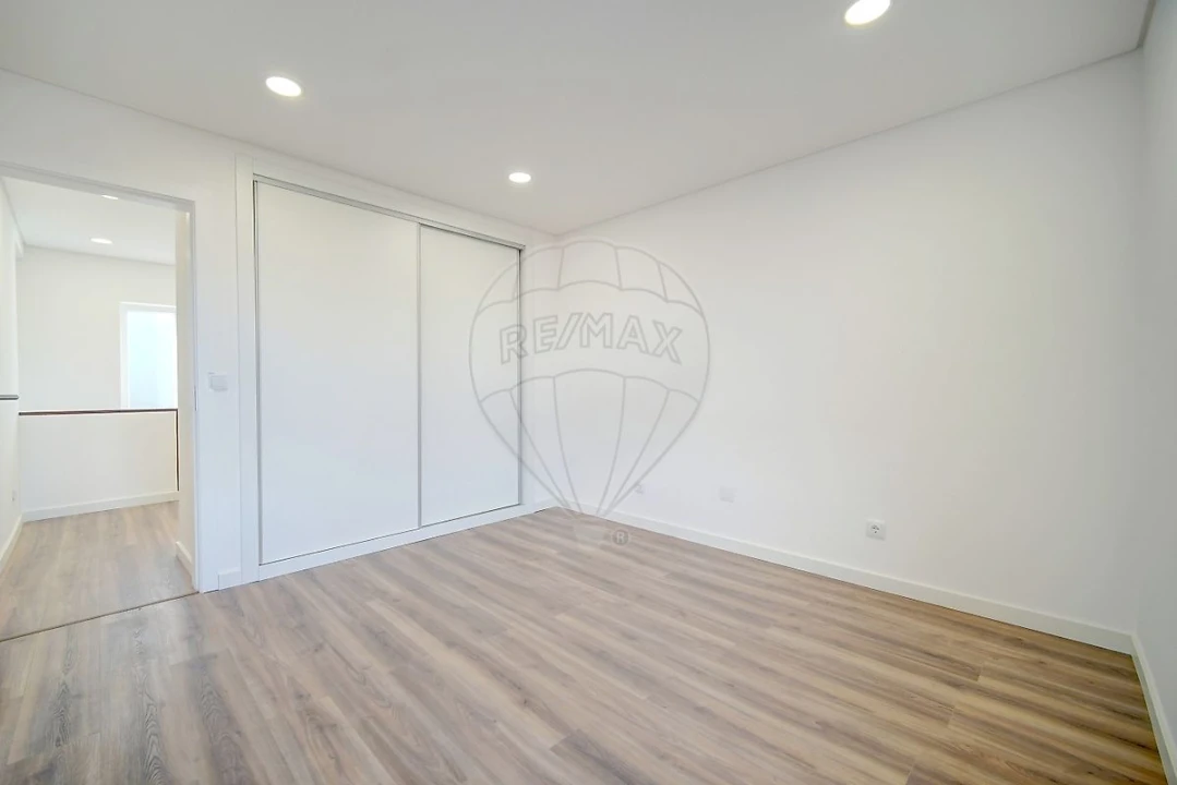 Moradia T3 para Arrendamento em Alverca do Ribatejo e Sobralinho Foto 14