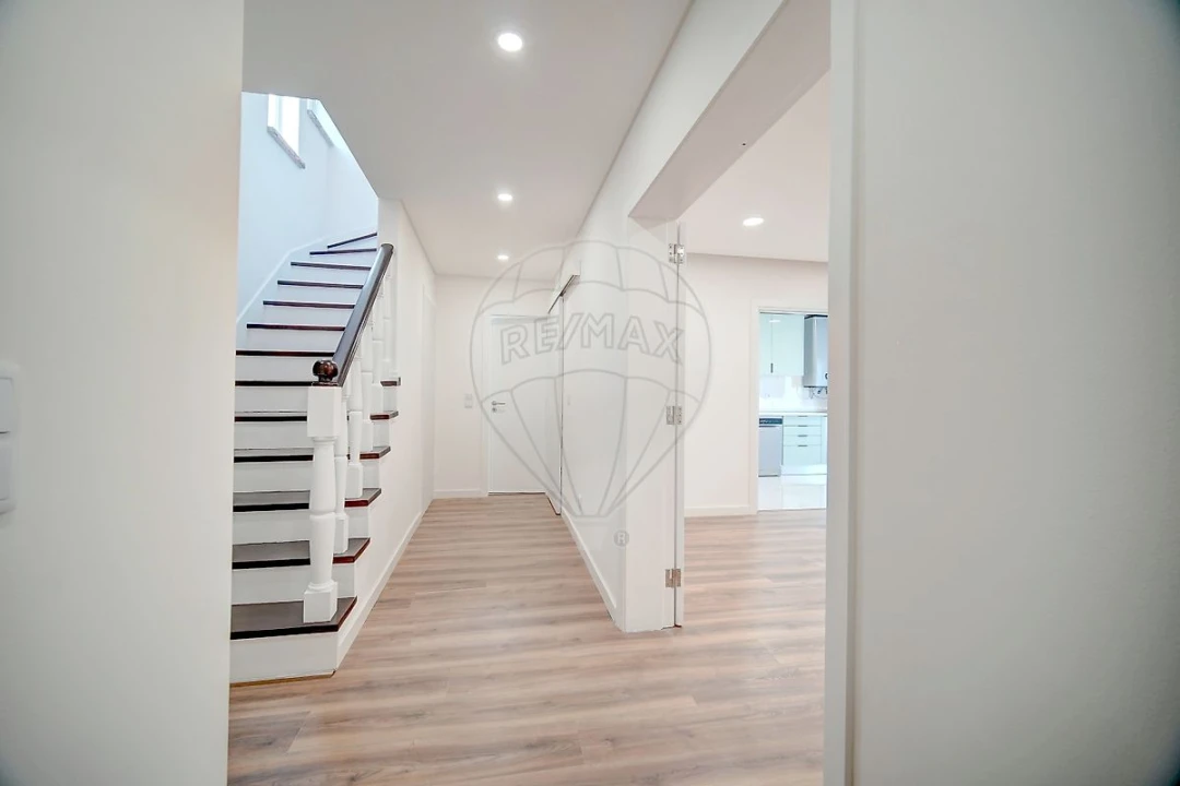 Moradia T3 para Arrendamento em Alverca do Ribatejo e Sobralinho Foto 3