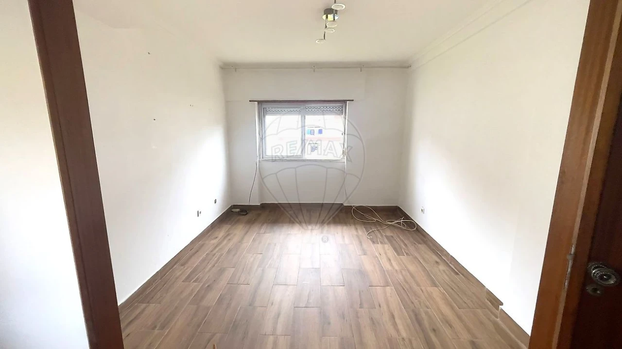 Apartamento T2 para Arrendamento em Cacém e São Marcos Foto 11
