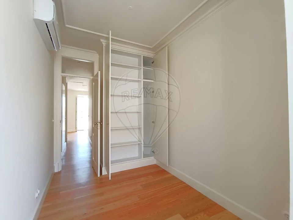 Apartamento T2 para Venda em Campo de Ourique Foto 6