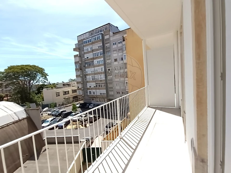 Apartamento T2 para Venda em Campo de Ourique Foto 12