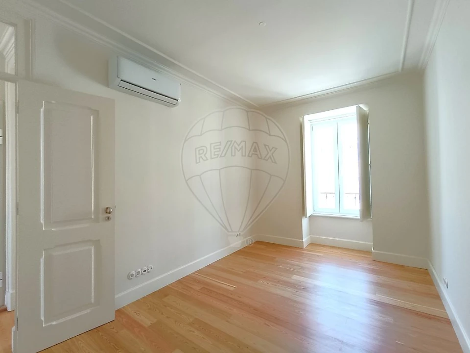 Apartamento T2 para Venda em Campo de Ourique Foto 11