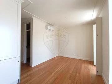 Apartamento T2 para Venda em Campo de Ourique
