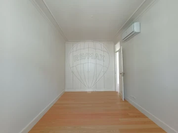 Apartamento T2 para Venda em Campo de Ourique