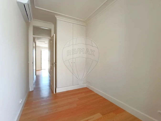 Apartamento T2 para Venda em Campo de Ourique Foto 5