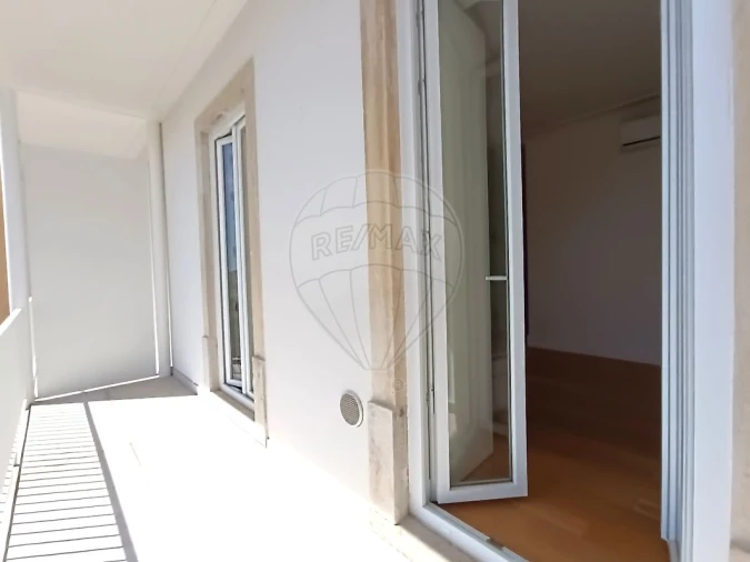 Apartamento T2 para Venda em Campo de Ourique Foto 16