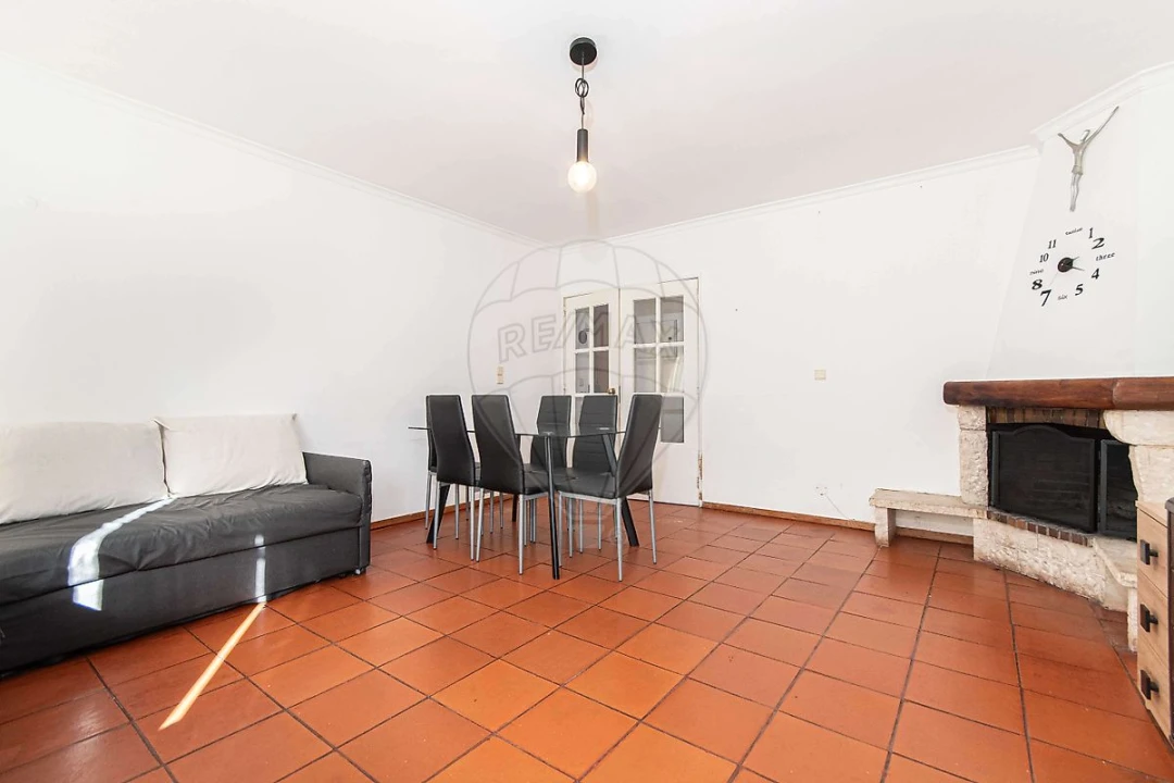 Apartamento T2 para Venda em Carcavelos e Parede Foto 3