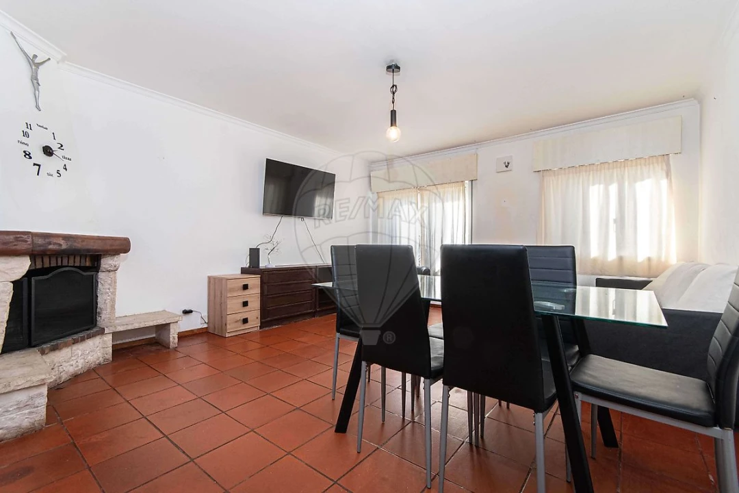 Apartamento T2 para Venda em Carcavelos e Parede Foto 1