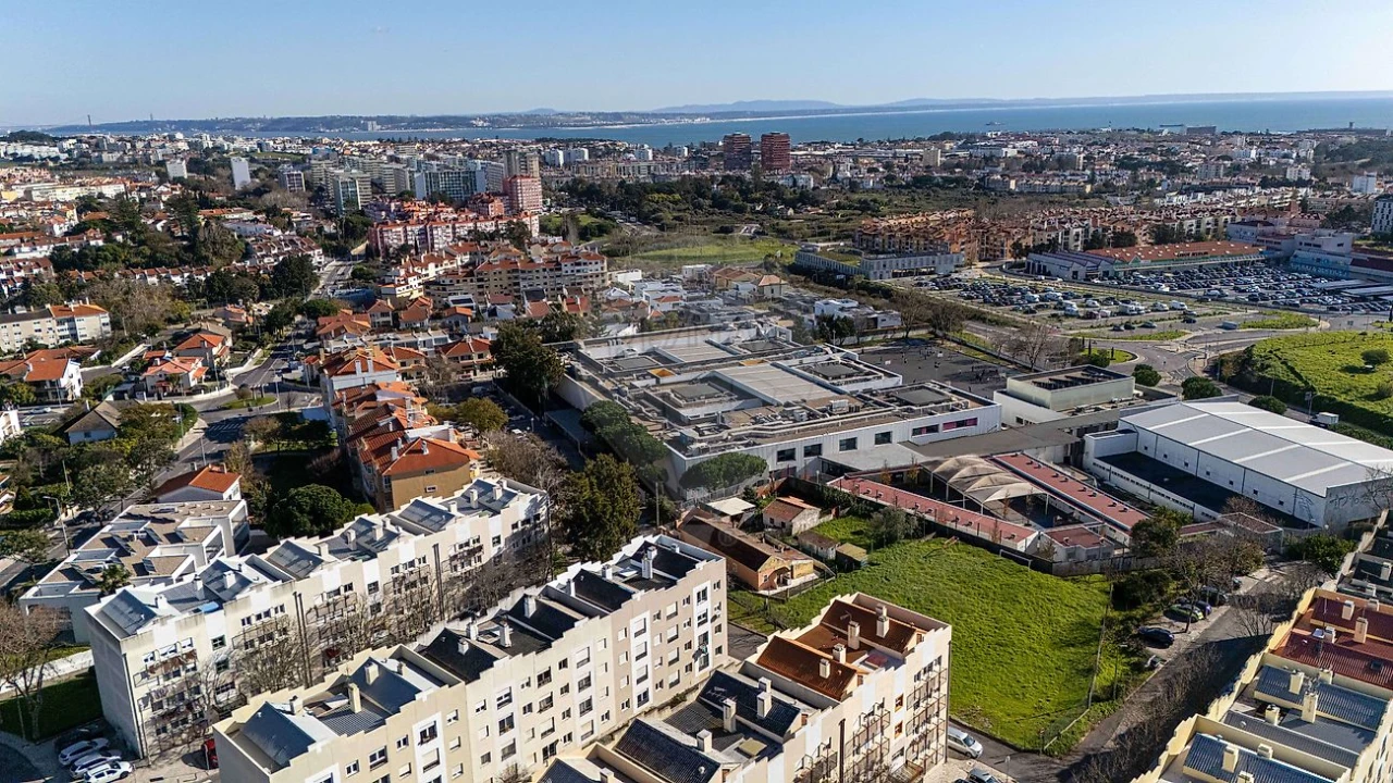 Apartamento T2 para Venda em Carcavelos e Parede Foto 18