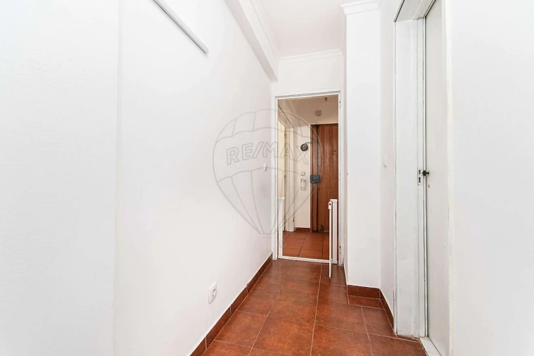 Apartamento T2 para Venda em Carcavelos e Parede Foto 5