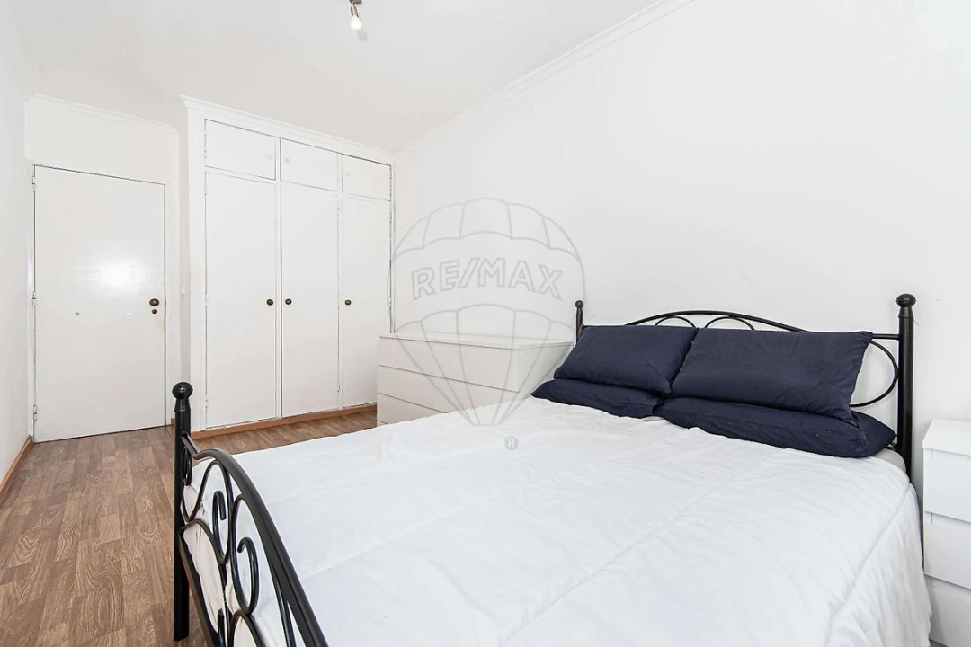 Apartamento T2 para Venda em Carcavelos e Parede Foto 6